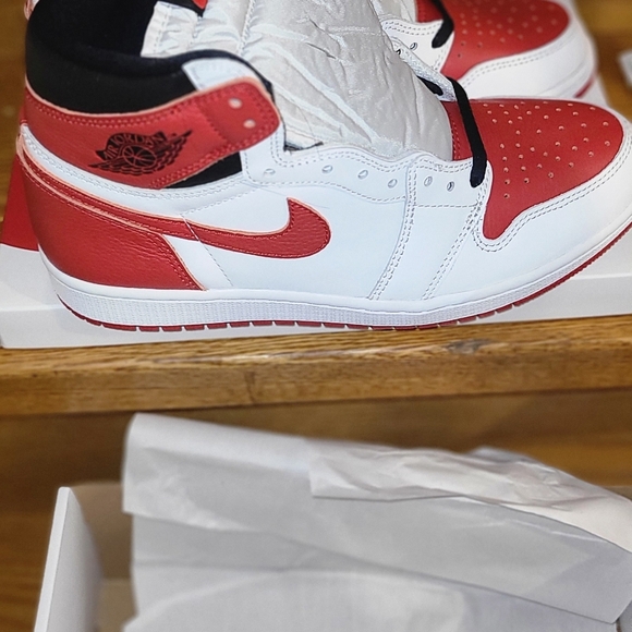 Jordan 1 High - Picture 3 of 7